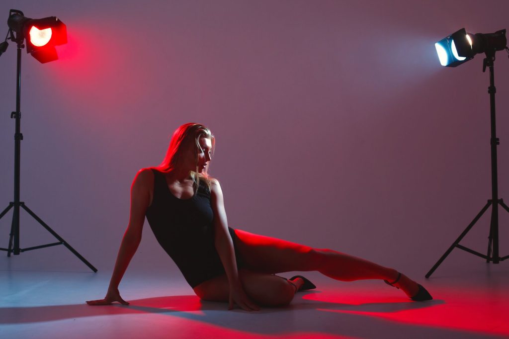 Giovane donna seducente