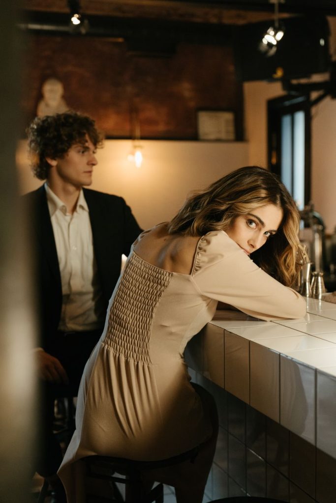 Giovane donna seducente
