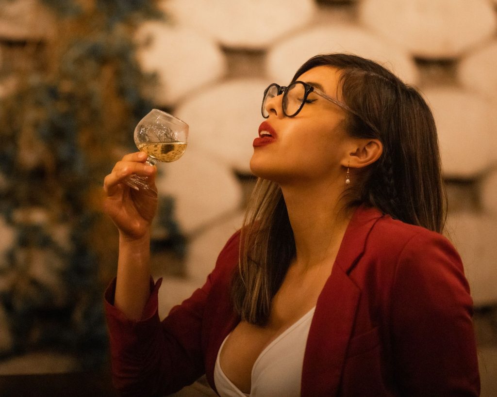 Giovane donna seducente